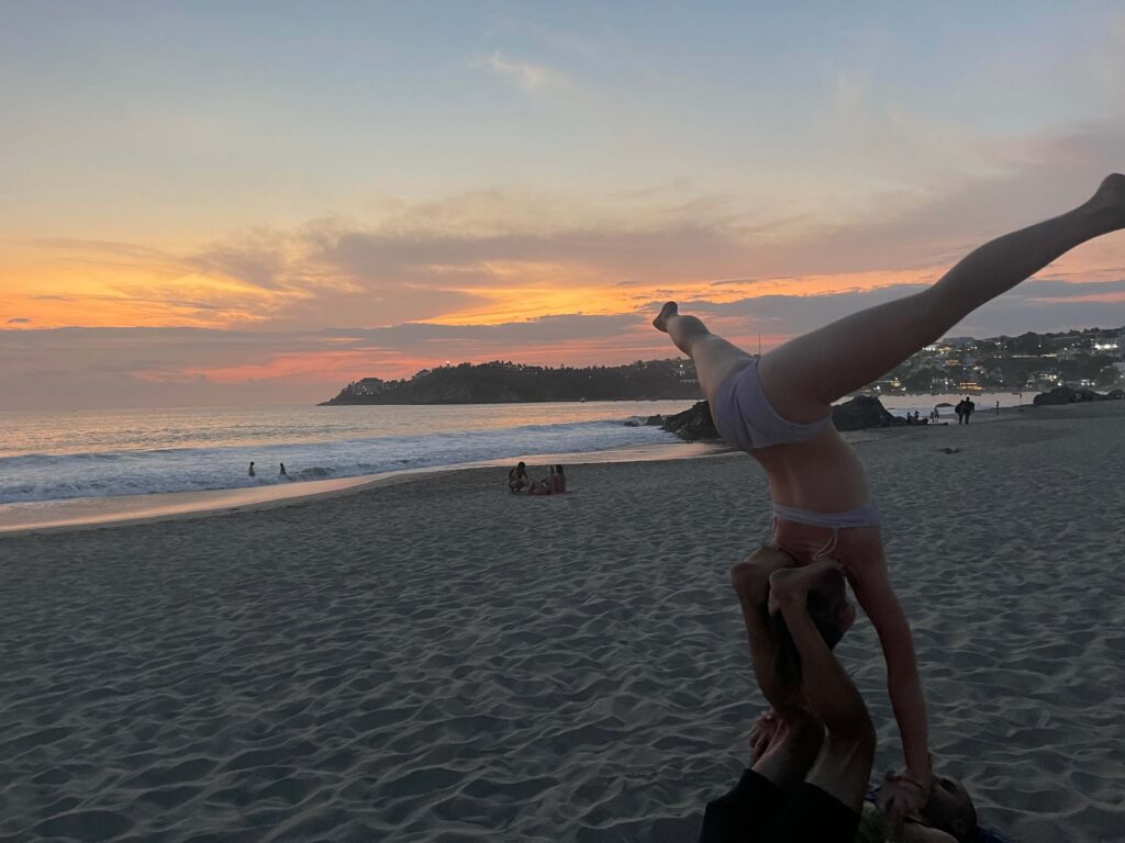 acro yoga zicatela beach