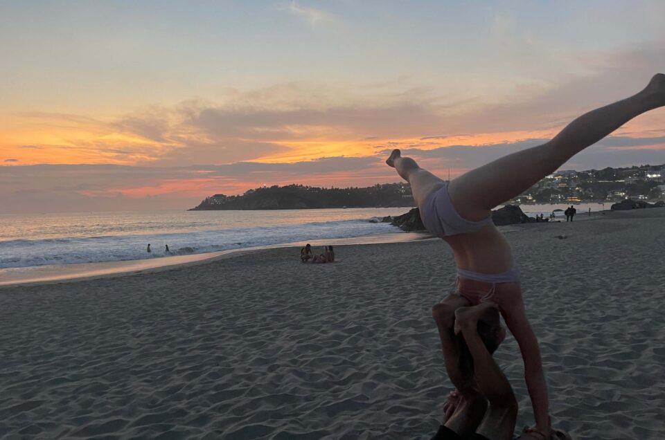 Acroyoga Puerto Escondido