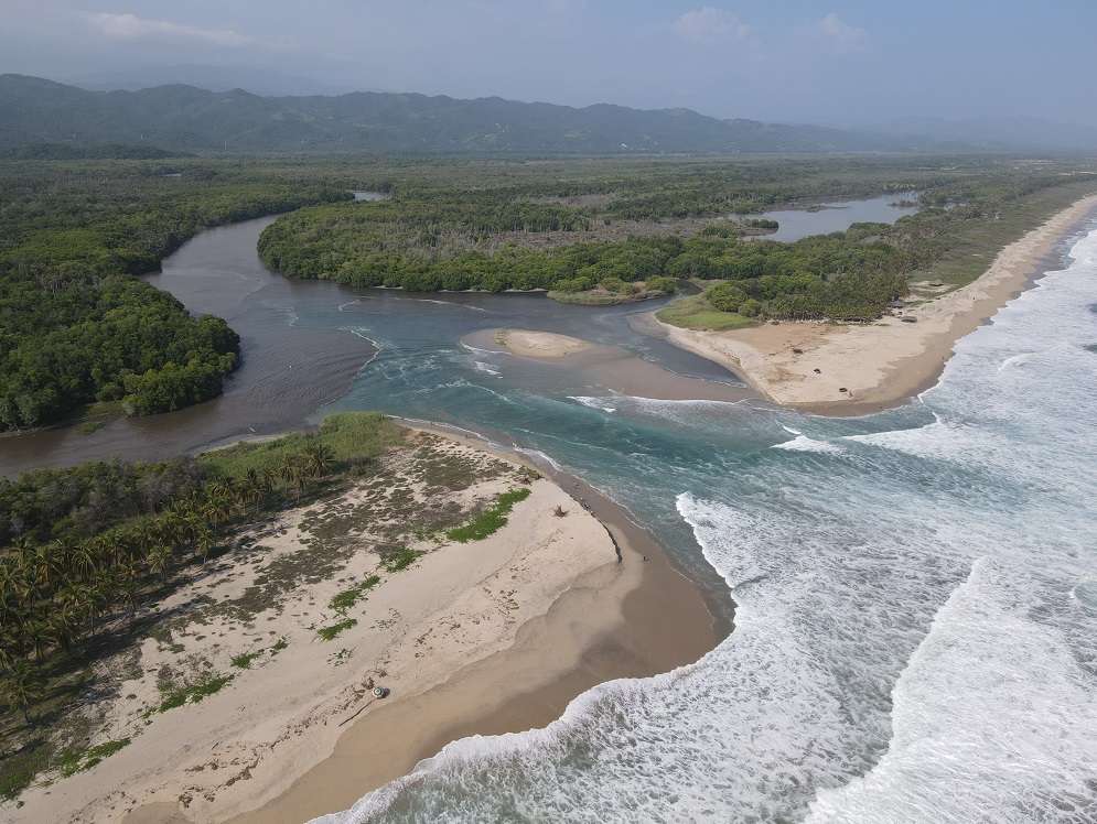 river mouth laguna manialtepec