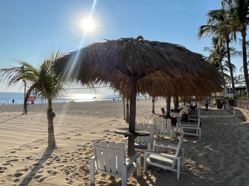 club de playa cocos beach